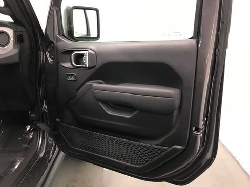 New 2025 Jeep Gladiator Willys image 37