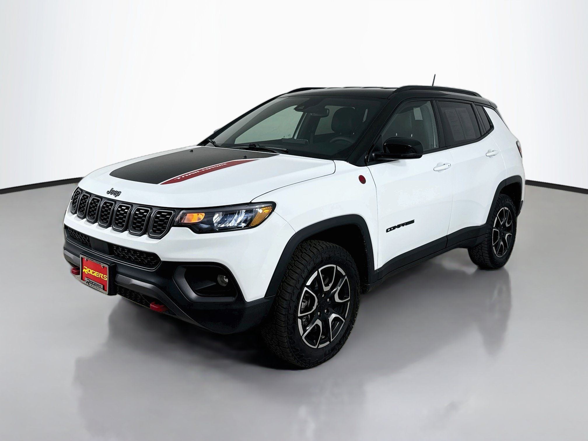 Used 2024 Jeep Compass Trailhawk AWD/4WD image 3
