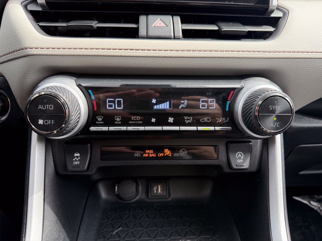 Used 2025 Toyota RAV4 XLE w/ Convenience Package AWD/4WD image 27