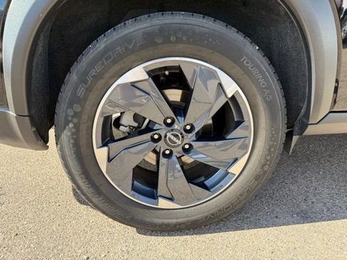 Used 2024 Nissan Rogue SV image 38