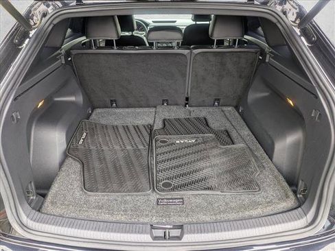 Certified 2021 Volkswagen Atlas Cross Sport SE image 6