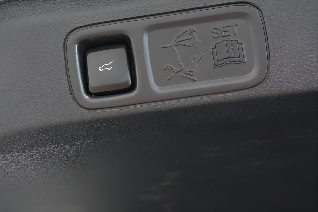 Used 2023 Ford Expedition Max Platinum AWD/4WD image 28