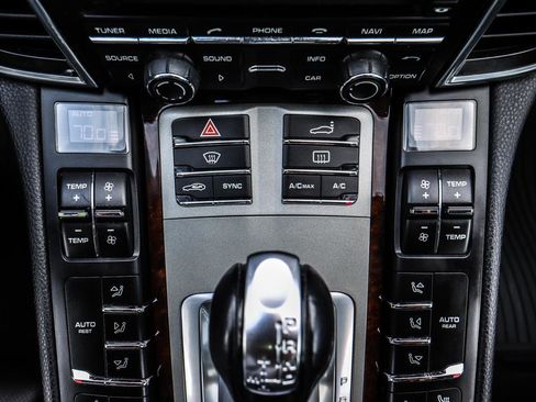 Used 2016 Porsche Panamera Edition image 33