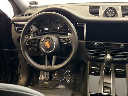 Certified 2023 Porsche Macan AWD/4WD image 20