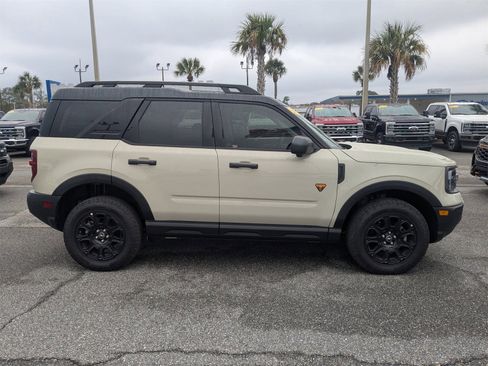 New 2025 Ford Bronco Sport Badlands image 3