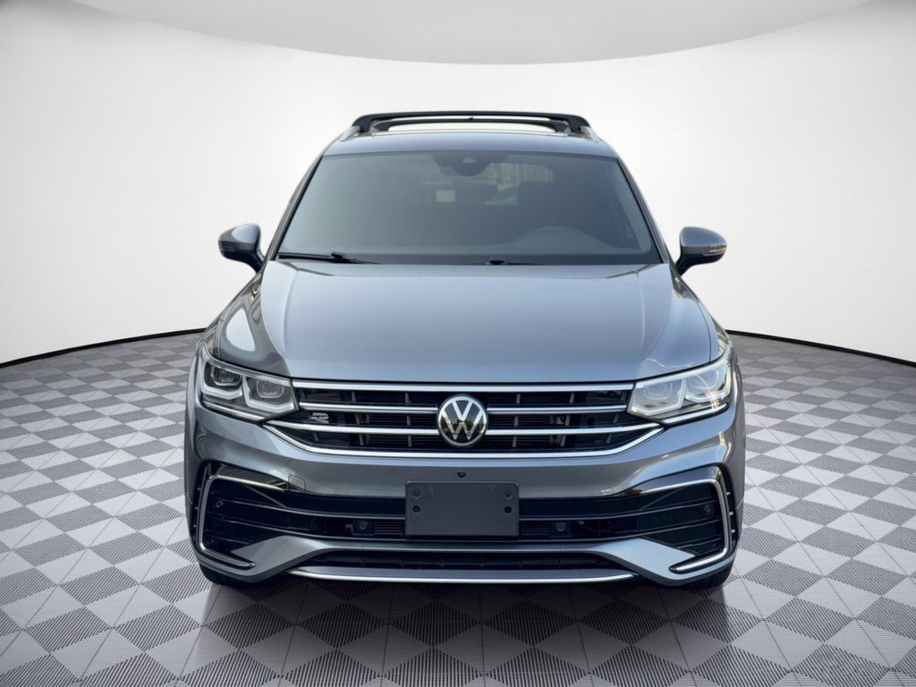 Used 2024 Volkswagen Tiguan SEL R-Line w/ MDO Package, Two-Row AWD/4WD image 6