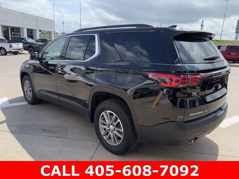 Used 2023 Chevrolet Traverse LT w/ Rear Camera Mirror Package AWD/4WD image 5