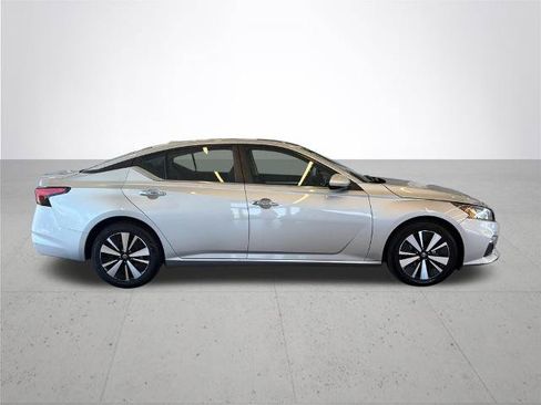 Certified 2022 Nissan Altima 2.5 SV FWD image 7