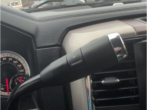 Used 2017 RAM 3500 Laramie image 28