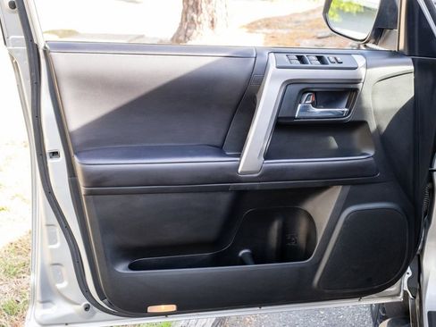 Used 2022 Toyota 4Runner SR5 Premium w/ Moonroof Package AWD/4WD image 11