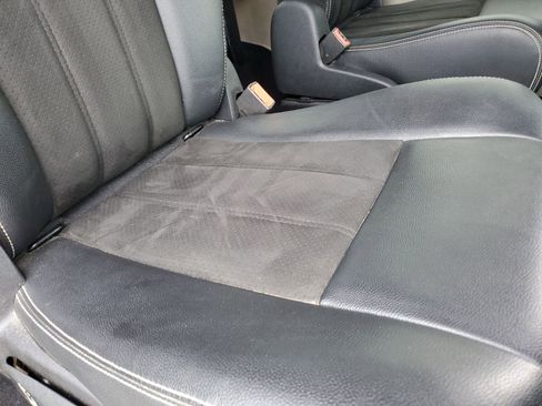 Used 2019 Dodge Grand Caravan SXT image 14