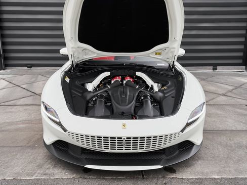 Used 2024 Ferrari Roma Spider image 11