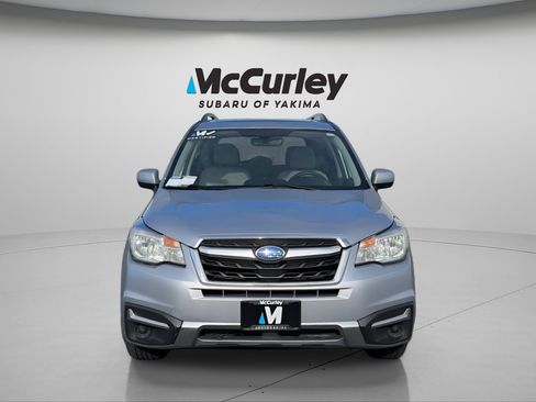 Used 2017 Subaru Forester 2.5i Premium w/ Popular Package #2A AWD/4WD image 9