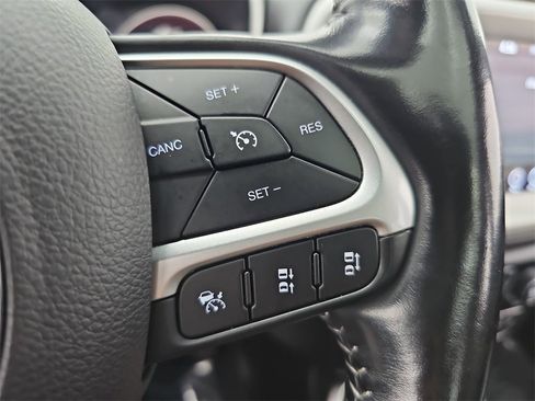 Used 2021 Jeep Compass 80th Special Edition w/ Sun and Sound Group image 23