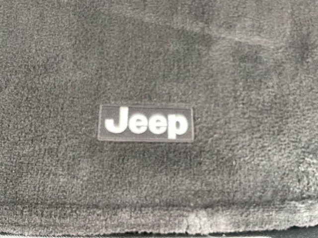Used 2018 Jeep Cherokee Overland w/ Technology Group AWD/4WD image 65