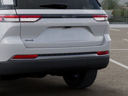 New 2026 Jeep Grand Cherokee Altitude AWD/4WD image 39