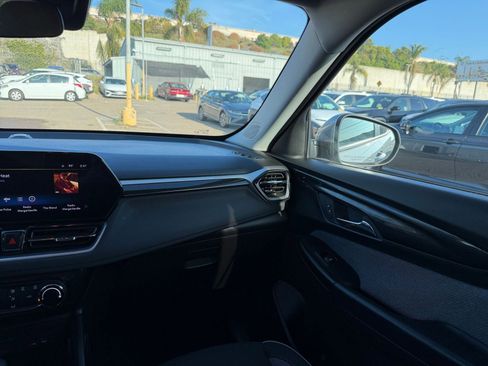 Used 2025 Chevrolet TrailBlazer LT image 33