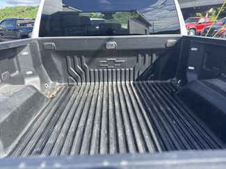 Used 2023 Chevrolet Silverado 1500 LT Trail Boss w/ LPO, Dark Essentials Package AWD/4WD video 5