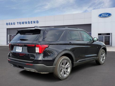 New 2026 Ford Explorer Active image 4