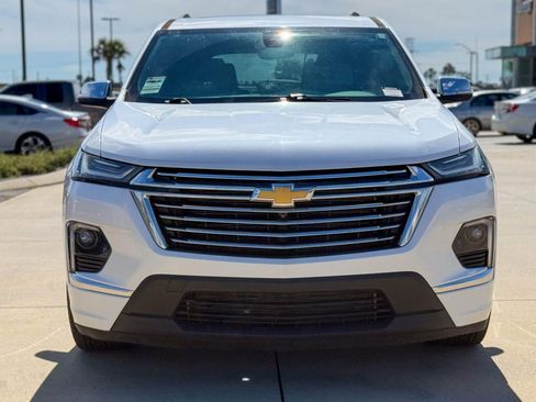 Used 2022 Chevrolet Traverse Premier image 2