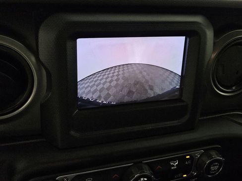 Used 2023 Jeep Wrangler Unlimited AWD/4WD image 13