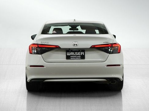 Used 2023 Honda Civic Sport image 4