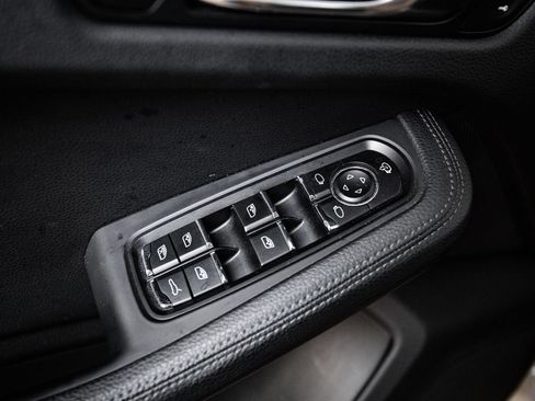 Certified 2023 Porsche Macan AWD/4WD image 22
