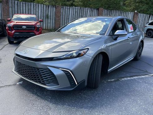 New 2026 Toyota Camry SE FWD image 7