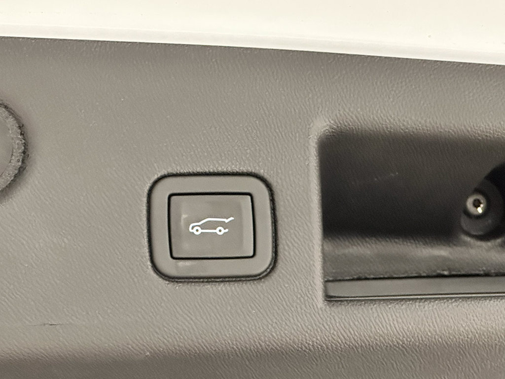 Used 2024 Chevrolet Equinox LT w/ LPO, Floor Liner Package AWD/4WD image 13
