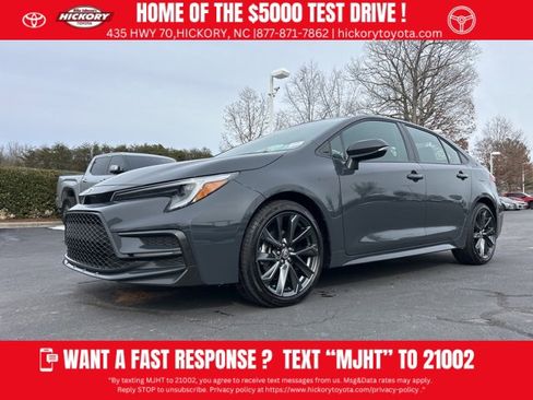 Used 2025 Toyota Corolla SE image 1