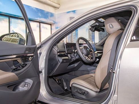 New 2026 BMW 530i xDrive w/ M Sport Package image 13