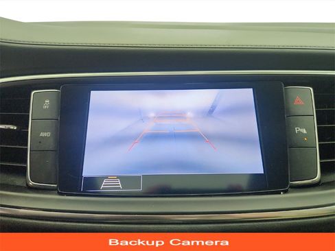 Used 2020 Buick Enclave Essence image 17