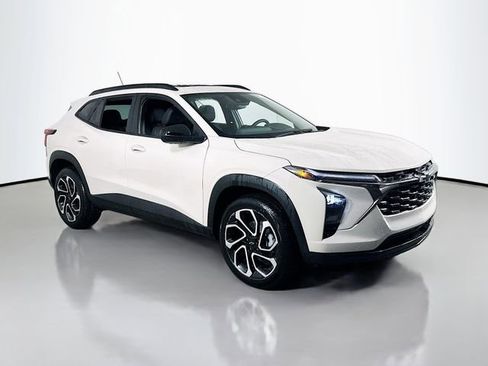 New 2026 Chevrolet Trax RS image 2