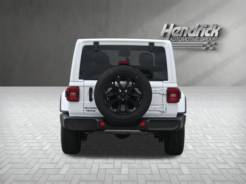 Used 2025 Jeep Wrangler Unlimited Sahara w/ Safety Group AWD/4WD image 8