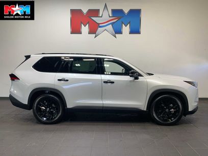 New 2026 Toyota Grand Highlander Hybrid Nightshade Edition