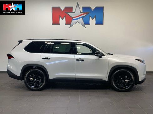 New 2026 Toyota Grand Highlander Hybrid Nightshade Edition image 1