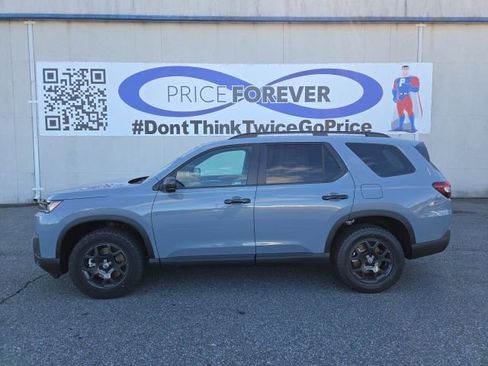 New 2026 Honda Pilot TrailSport image 2