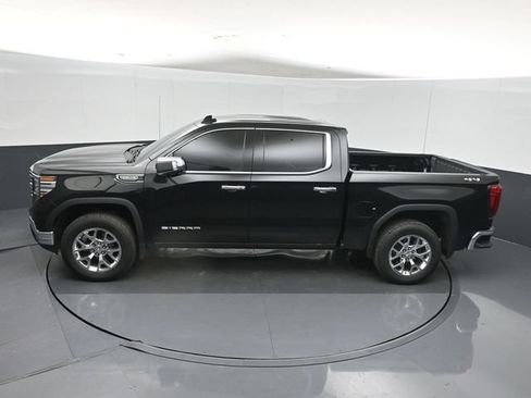 Used 2024 GMC Sierra 1500 SLT AWD/4WD image 46