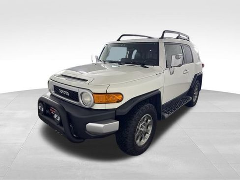 Used 2013 Toyota FJ Cruiser 4WD w/ Upgrade Pkg image 3