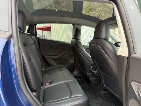 Used 2021 Tesla Model Y Long Range image 11