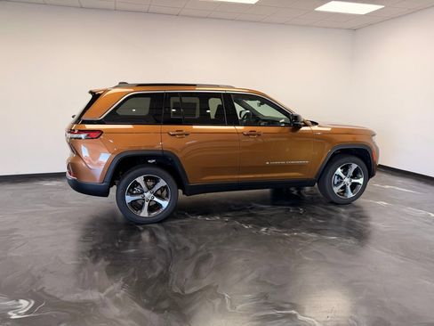 New 2026 Jeep Grand Cherokee Limited AWD/4WD image 12