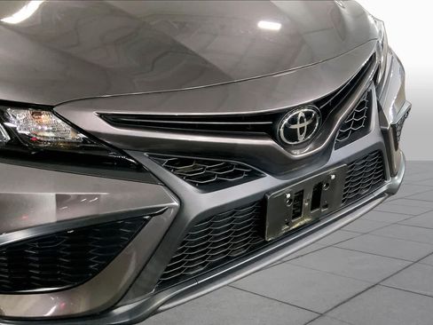 Used 2024 Toyota Camry SE w/ Cold Weather Package FWD image 30