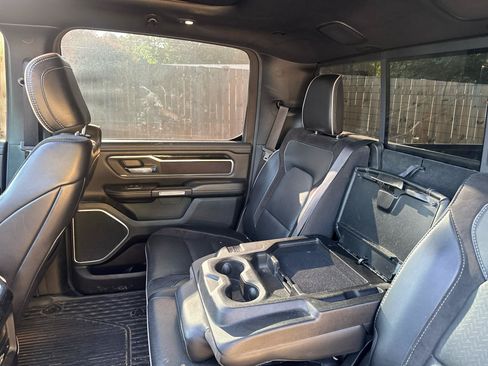 Used 2019 RAM 1500 Laramie AWD/4WD image 18