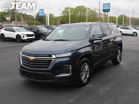 Used 2023 Chevrolet Traverse LT AWD/4WD image 8