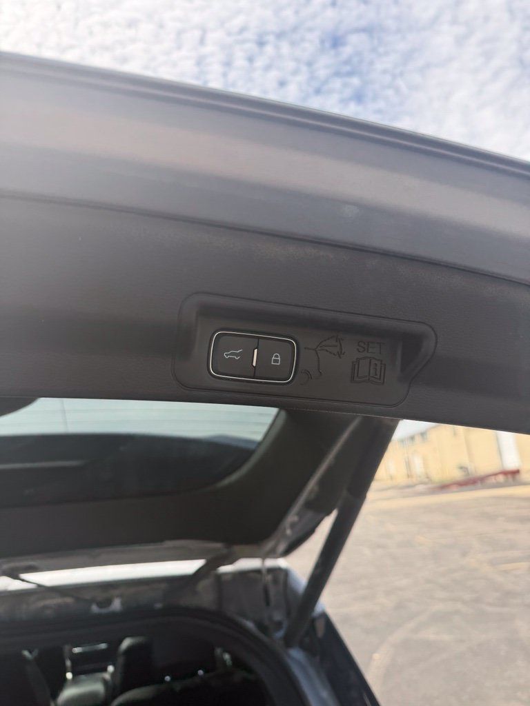 Used 2020 Ford Explorer Limited AWD/4WD image 16