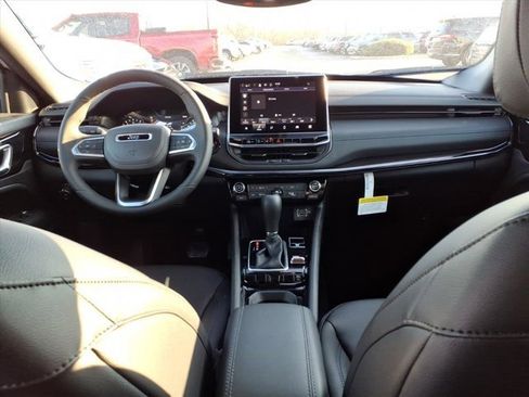 New 2026 Jeep Compass Latitude image 6