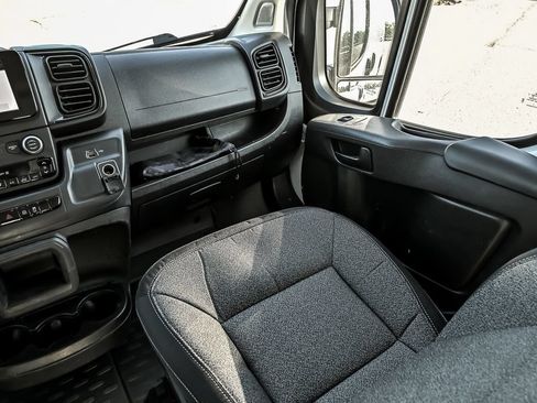 Used 2023 RAM ProMaster 2500 FWD image 11