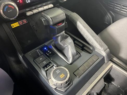 Used 2024 Toyota Tacoma TRD Sport w/ TRD Sport Upgrade Package image 28