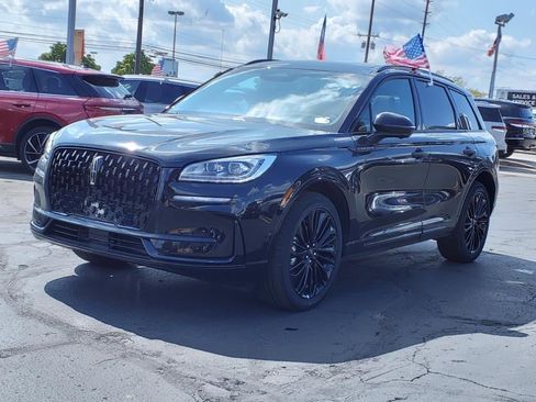 New 2023 Lincoln Corsair Reserve w/ Equipment Group 202A image 25