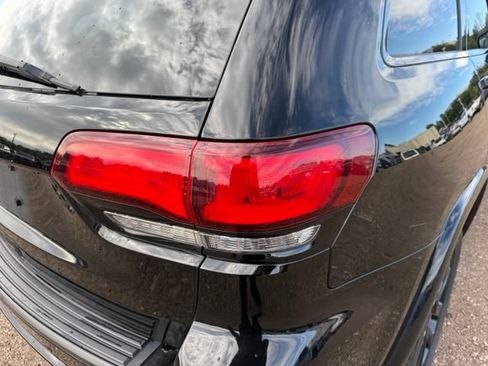 Used 2019 Jeep Grand Cherokee Altitude AWD/4WD image 14